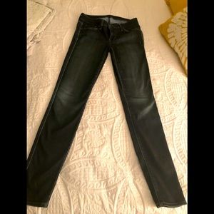 Stretch jeans for women.
